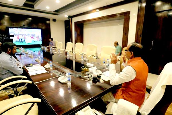 Kanya Vivah Yojana : मुख्यमंत्री, पेटलावद झाबुआ के सामूहिक विवाह कार्यक्रम में वर्चुअली शामिल हुए