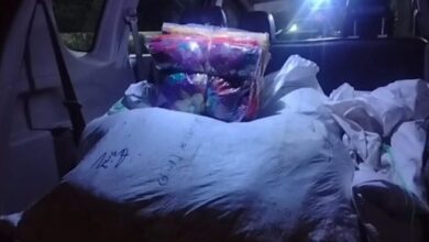 Electoral Action : बीजेपी प्रत्याशी समर्थक के घर मिली साड़ियों का अंबार…पुलिस और SST ने किया जब्त देखें VIDEO Electoral Action : बीजेपी प्रत्याशी समर्थक के घर मिली साड़ियों का अंबार…पुलिस और SST ने किया जब्त देखें VIDEO