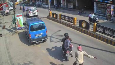 मेन रोड पर बुजुर्ग हुआ लूट का शिकार, बाइक सवार लुटेरों ने दिया अंजाम मेन रोड पर बुजुर्ग हुआ लूट का शिकार, बाइक सवार लुटेरों ने दिया अंजाम